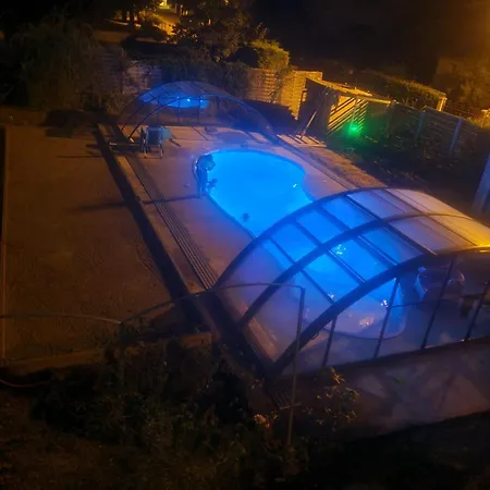 La Maison Bleue Avec Grande Piscine Chauffee Bozouls