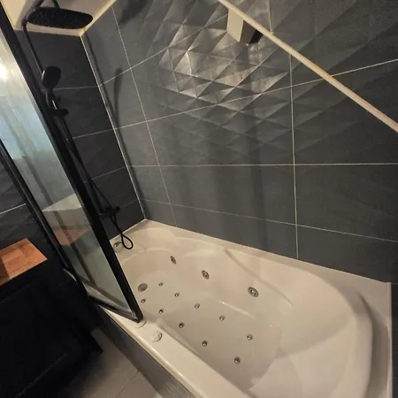 La Maison Bleue Avec Grande Piscine Chauffee
